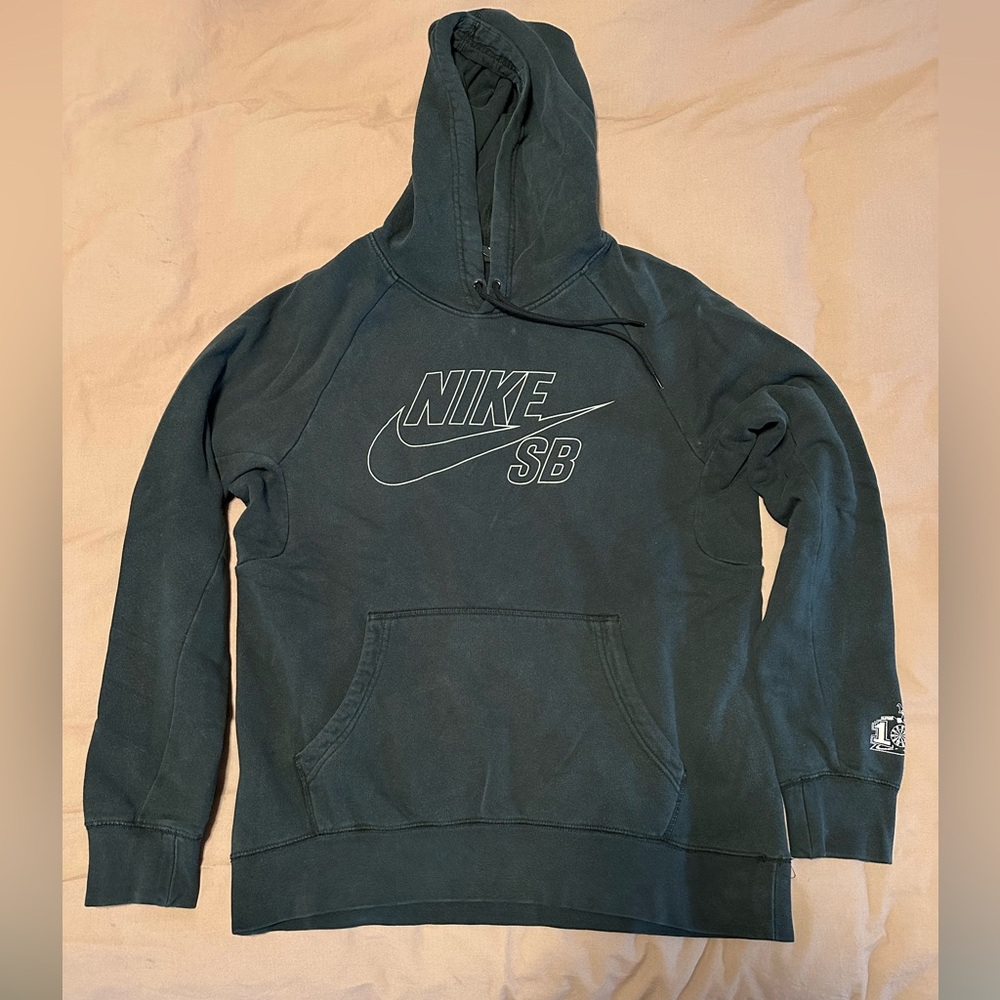 Nike SB Men's Hoodie Sweater